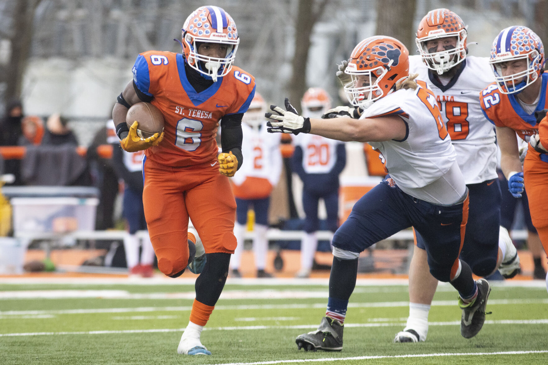 111322-dec-spt-pana-st-teresa-football-gallery_03.JPG
